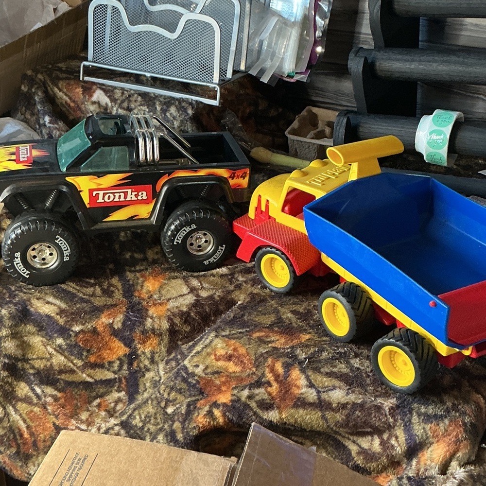 Tonka Black and Yellow Toy Truck Duo